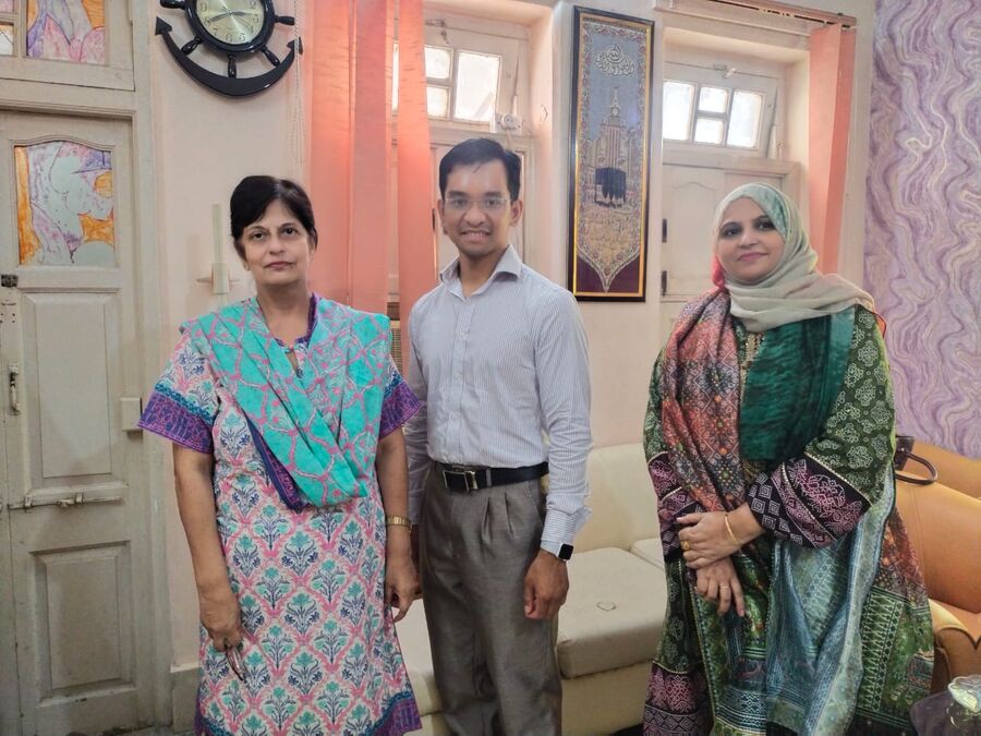 Sora Chan meeting with the chairperson of Hope in Karachi